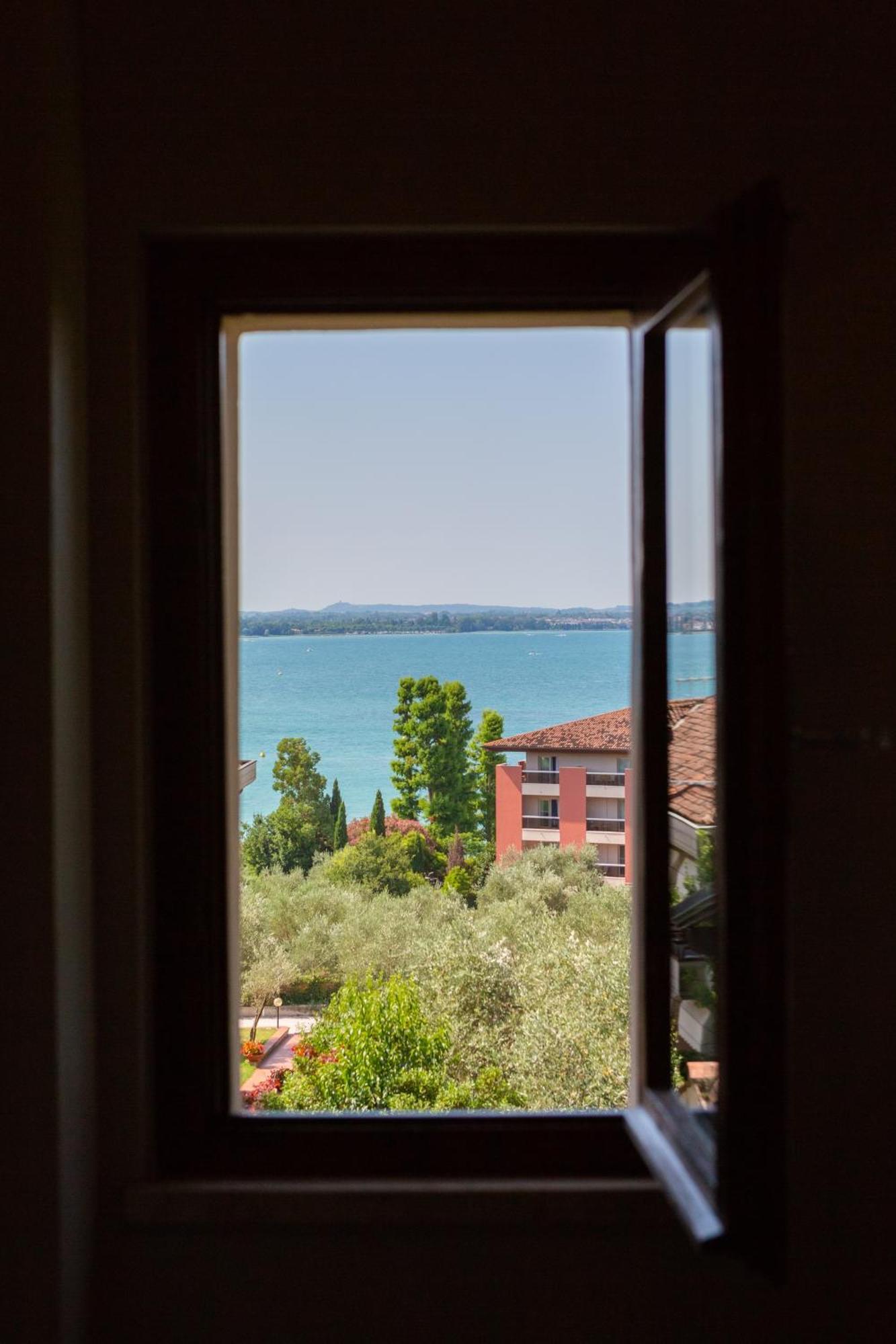 Hotel Villa Maria Сирмионе Экстерьер фото
