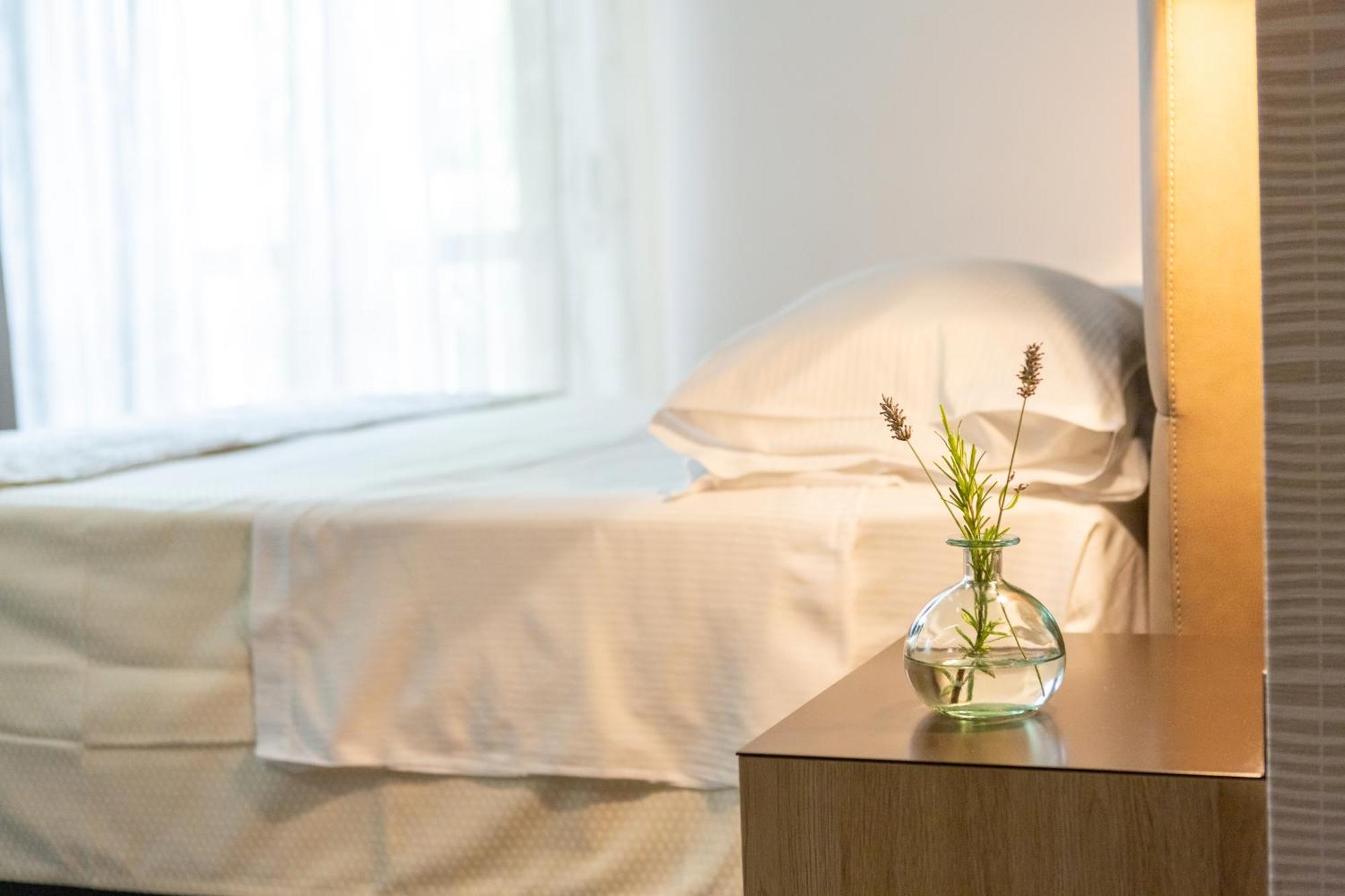 Hotel Villa Maria Сирмионе Экстерьер фото