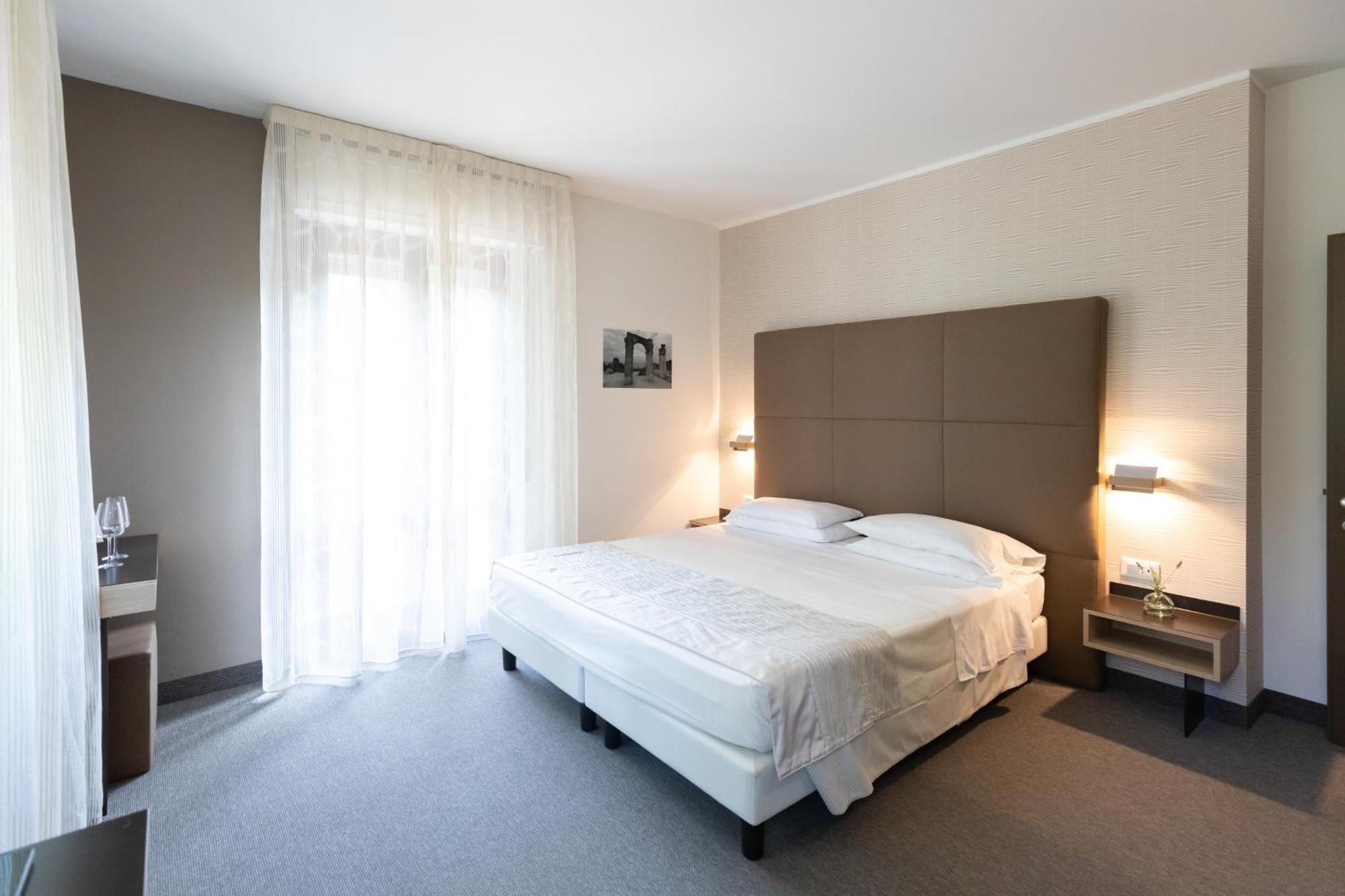 Hotel Villa Maria Сирмионе Экстерьер фото