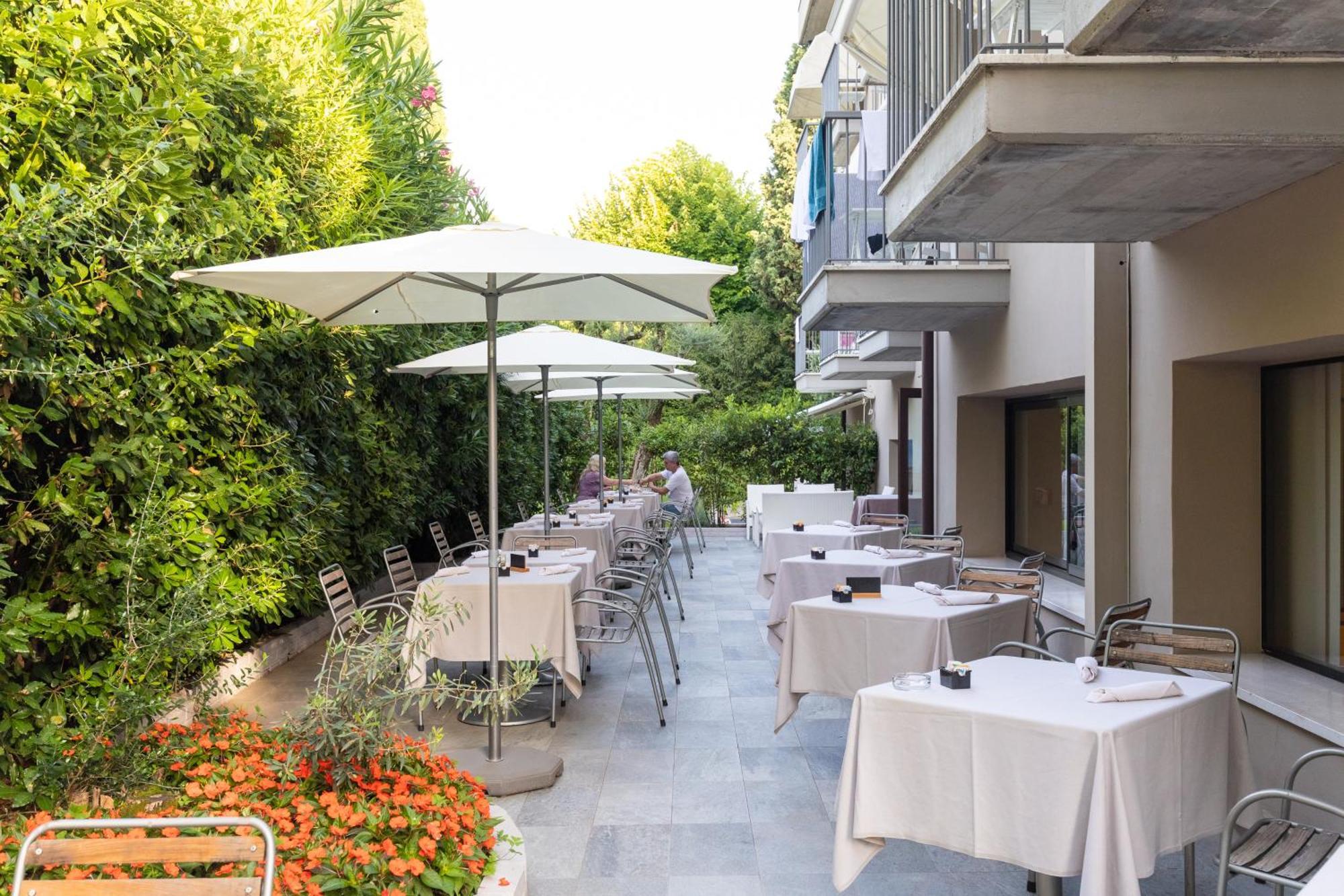 Hotel Villa Maria Сирмионе Экстерьер фото